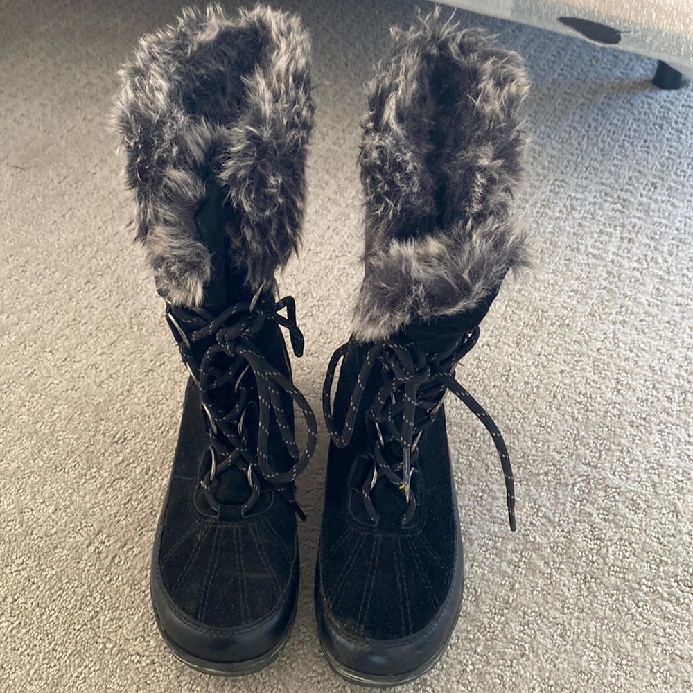 Faux fur tall lace up winter boot! So cute!